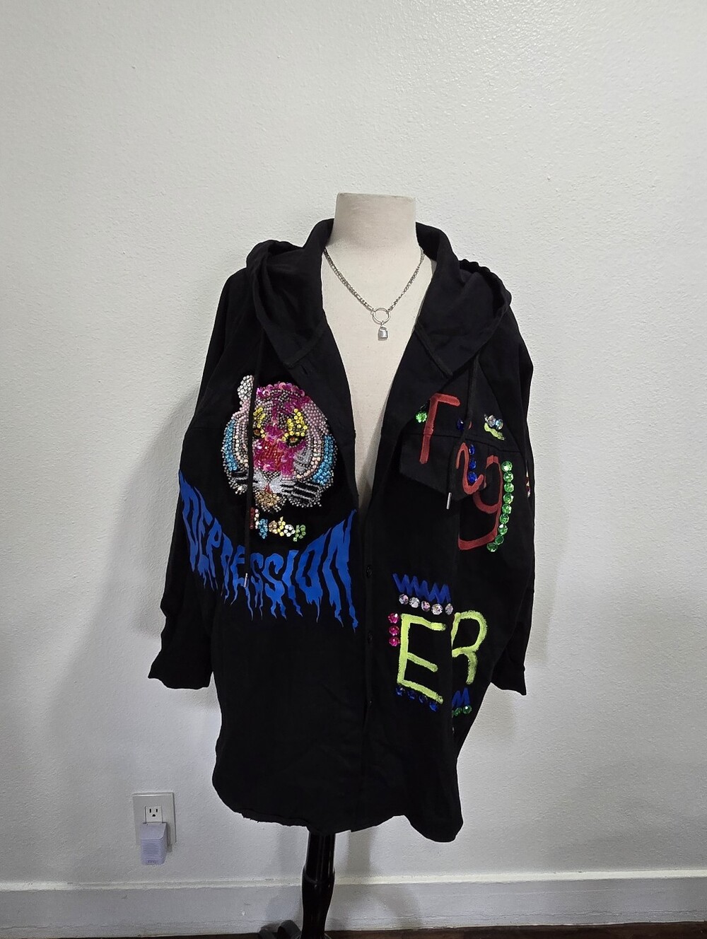 NWT Nu.ZhuJiao Oversized Sequin Rhinestone Tiger Hooded Botton Up.